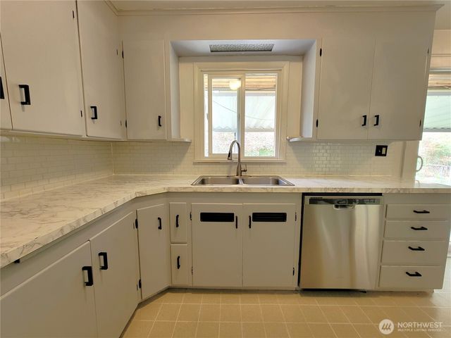 2449 Veldee Avenue, Bremerton, WA 98312