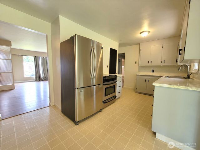 2449 Veldee Avenue, Bremerton, WA 98312