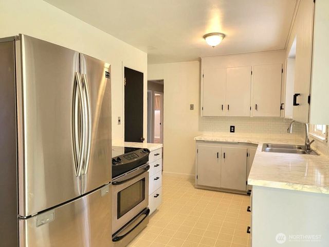 2449 Veldee Avenue, Bremerton, WA 98312