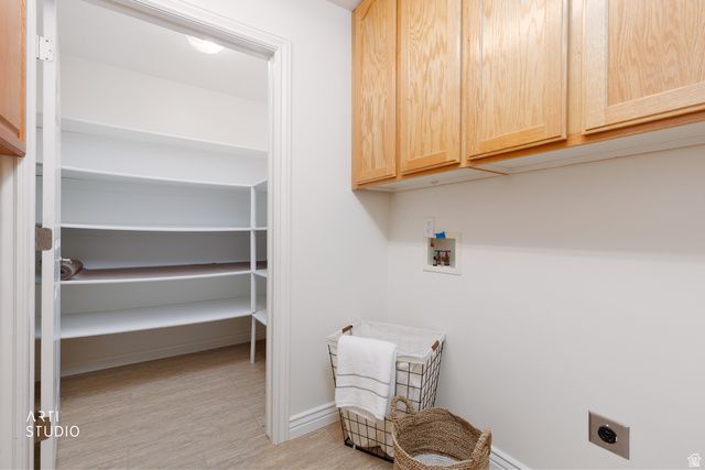 1901 E FRONTIER RD, Holladay, UT 84121