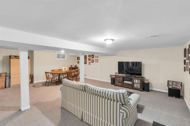 84 Juniper Avenue, Ronkonkoma, NY 11779