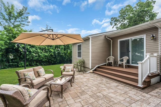 84 Juniper Avenue, Ronkonkoma, NY 11779
