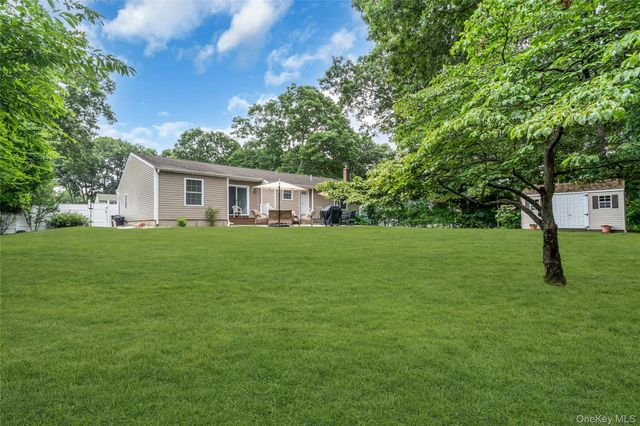84 Juniper Avenue, Ronkonkoma, NY 11779