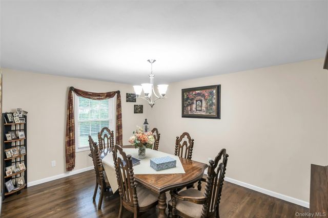 84 Juniper Avenue, Ronkonkoma, NY 11779