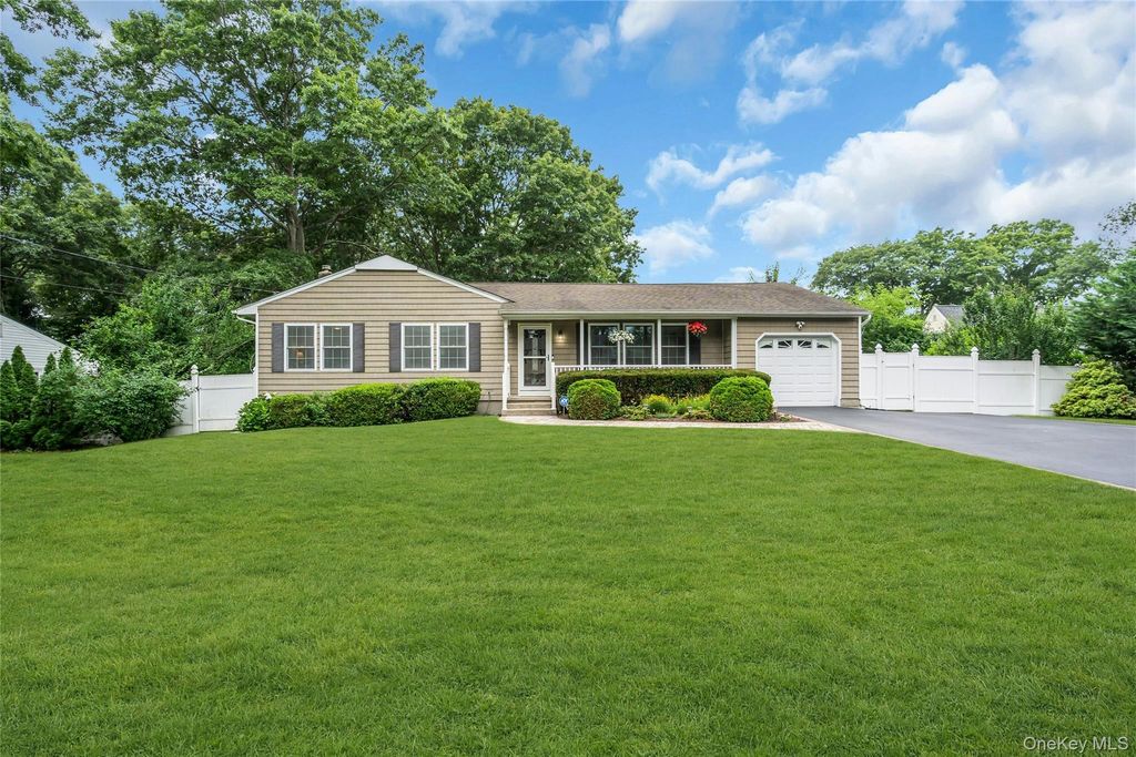84 Juniper Avenue, Ronkonkoma, NY 11779