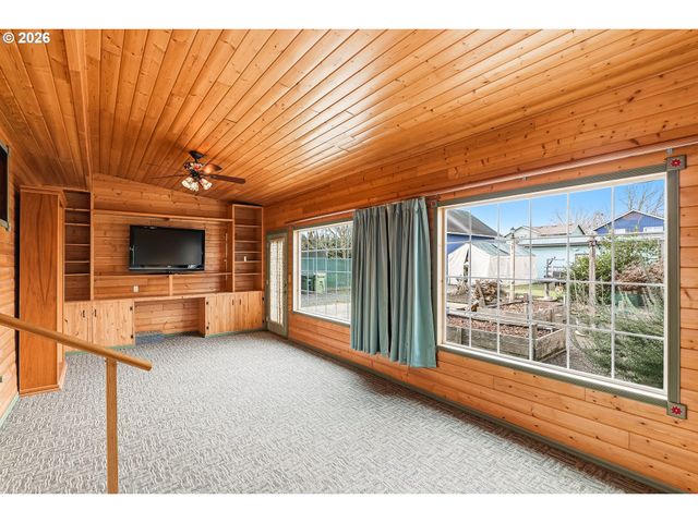 153 S 26TH Ave, Cornelius, OR 97113