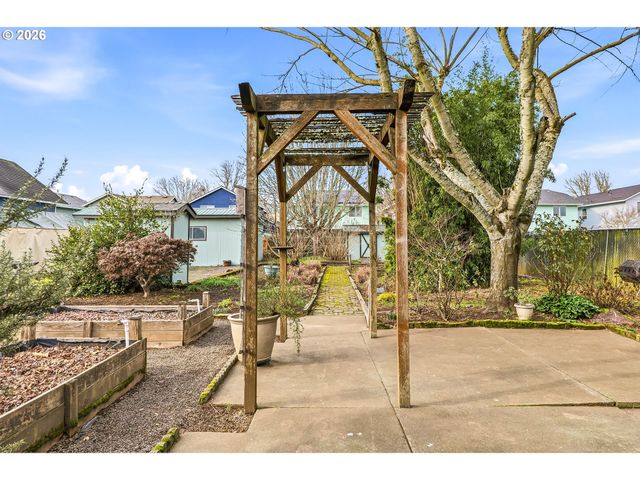 153 S 26TH Ave, Cornelius, OR 97113