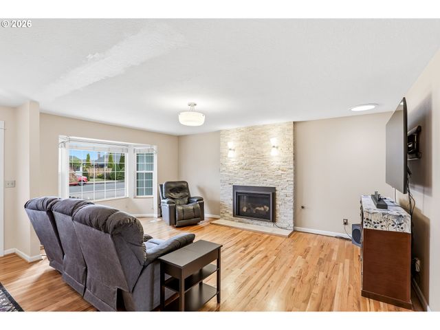 153 S 26TH Ave, Cornelius, OR 97113