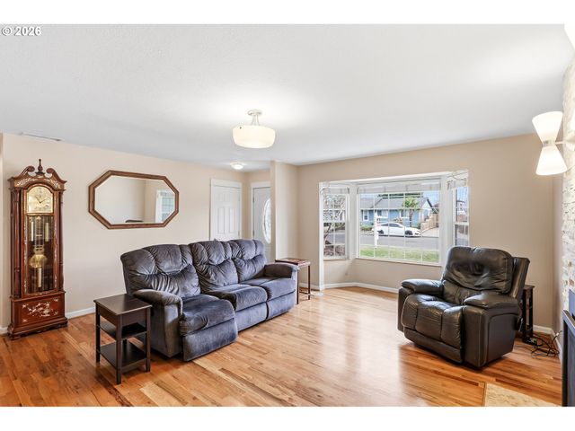 153 S 26TH Ave, Cornelius, OR 97113