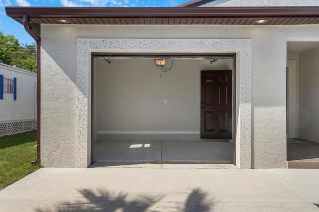 33 Lagos Del Norte, Fort Pierce, FL 34951