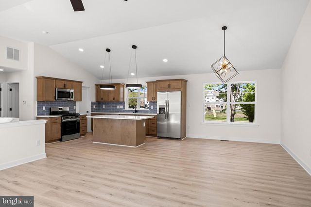 503 PENNINGTON DR, Westampton, NJ 08060