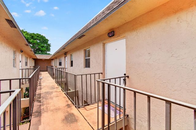 450 SW 2ND Avenue 205, Boca Raton, FL 33432