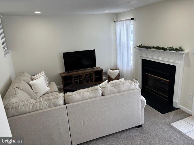 1103 MEADOWS DR, Williamstown, NJ 08094