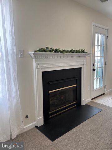 1103 MEADOWS DR, Williamstown, NJ 08094