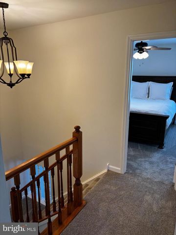 1103 MEADOWS DR, Williamstown, NJ 08094