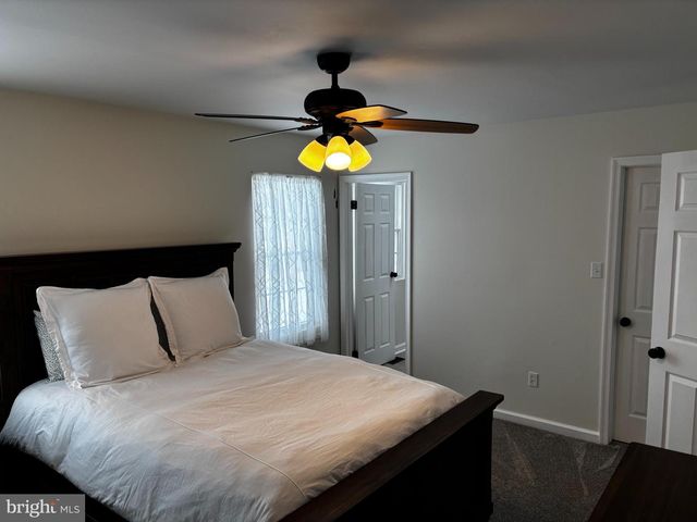 1103 MEADOWS DR, Williamstown, NJ 08094