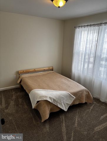 1103 MEADOWS DR, Williamstown, NJ 08094