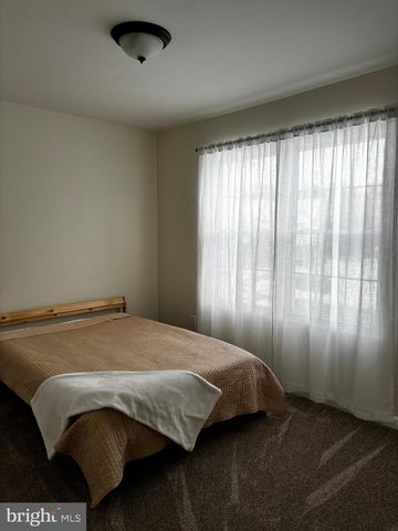 1103 MEADOWS DR, Williamstown, NJ 08094