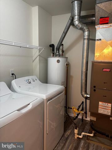 1103 MEADOWS DR, Williamstown, NJ 08094