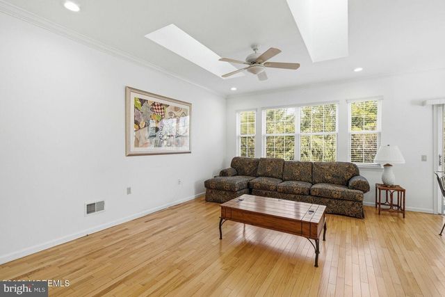 11 RIPPLE TERR, Barnegat, NJ 08005