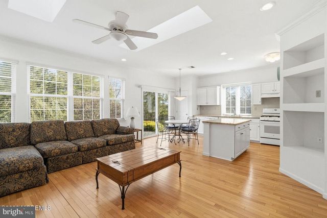 11 RIPPLE TERR, Barnegat, NJ 08005