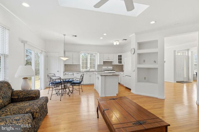 11 RIPPLE TERR, Barnegat, NJ 08005