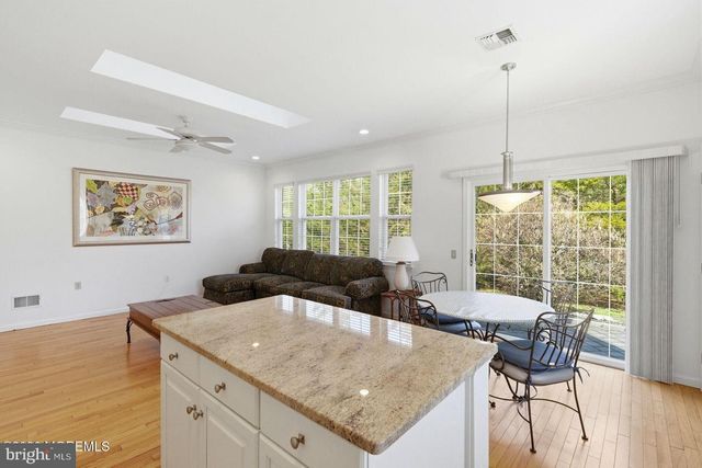 11 RIPPLE TERR, Barnegat, NJ 08005