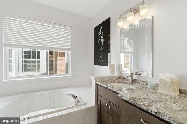 11 RIPPLE TERR, Barnegat, NJ 08005