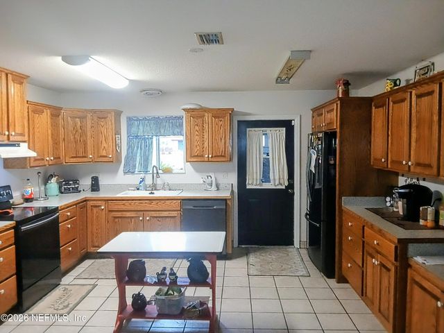 115 CRESTWOOD Drive, Interlachen, FL 32148