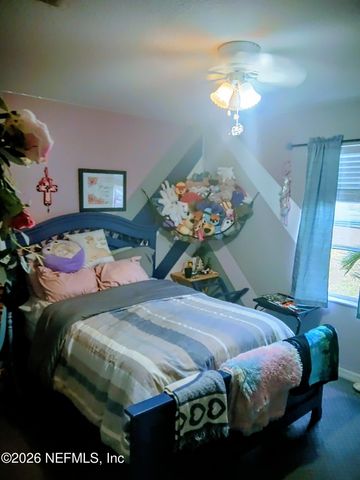 115 CRESTWOOD Drive, Interlachen, FL 32148