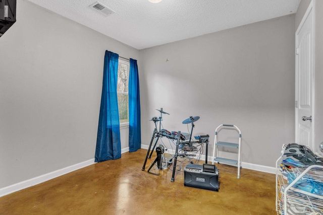 5616 FALLING BARK DR, Memphis, TN 38134