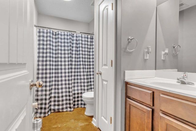 5616 FALLING BARK DR, Memphis, TN 38134