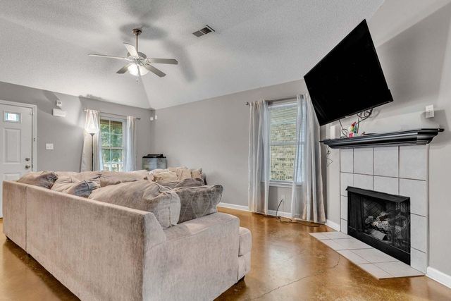 5616 FALLING BARK DR, Memphis, TN 38134