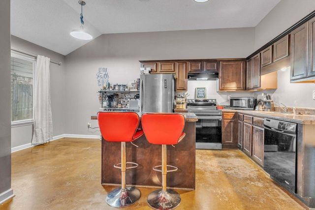 5616 FALLING BARK DR, Memphis, TN 38134