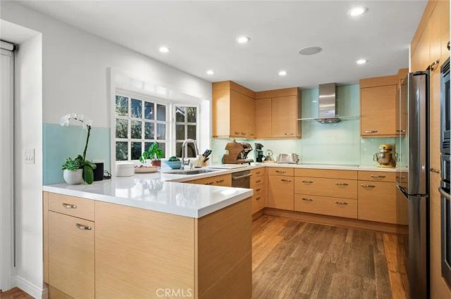 17 Rippling Stream, Irvine, CA 92603