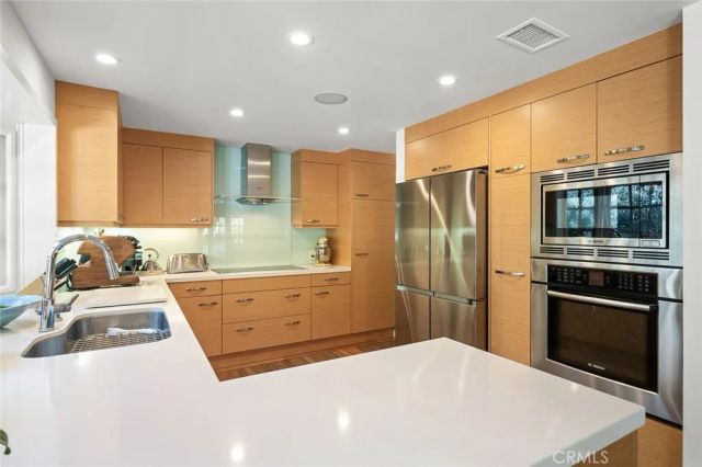 17 Rippling Stream, Irvine, CA 92603