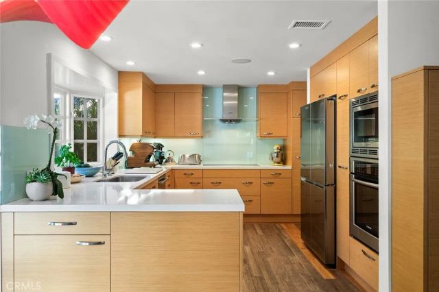 17 Rippling Stream, Irvine, CA 92603