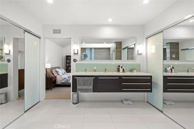 17 Rippling Stream, Irvine, CA 92603