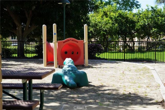 17 Rippling Stream, Irvine, CA 92603