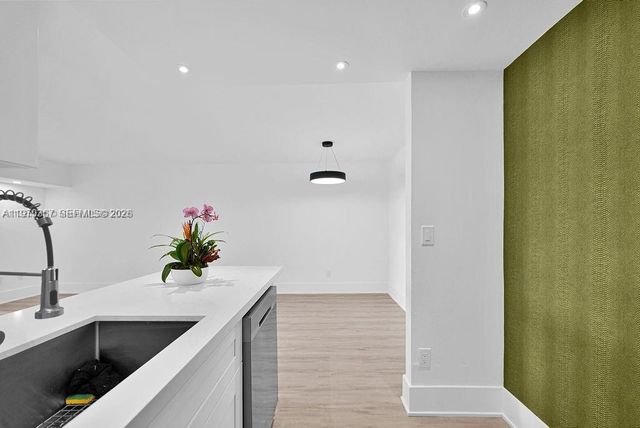 2201 Brickell Ave 80, Miami, FL 33129