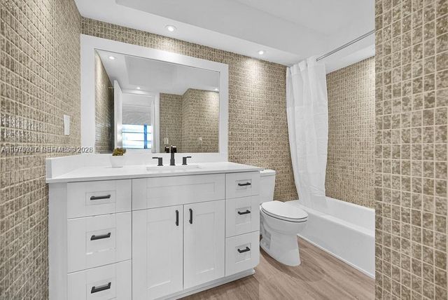 2201 Brickell Ave 80, Miami, FL 33129