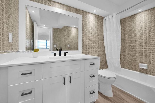 2201 Brickell Ave 80, Miami, FL 33129