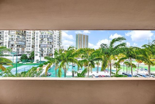 2201 Brickell Ave 80, Miami, FL 33129