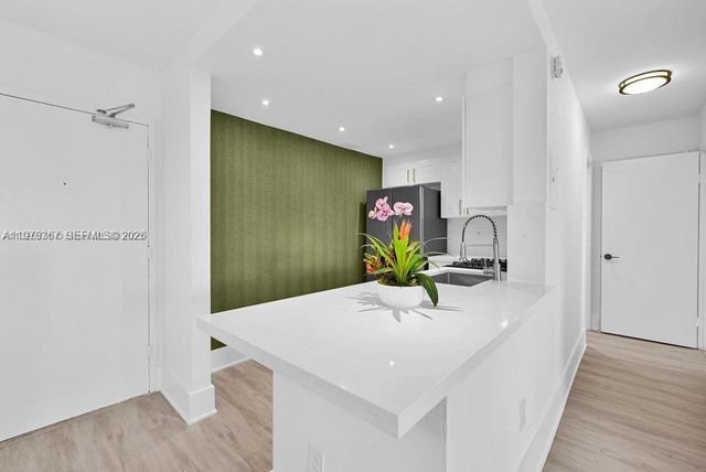 2201 Brickell Ave 80, Miami, FL 33129