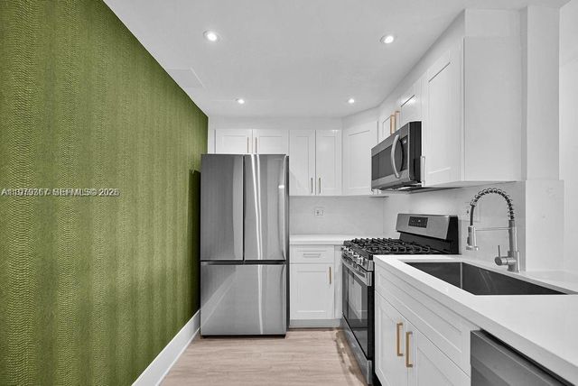 2201 Brickell Ave 80, Miami, FL 33129