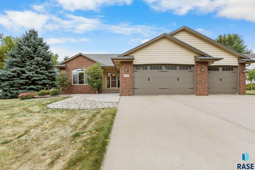 3429 S Moonflower Ave Avenue, Sioux Falls, SD 57110