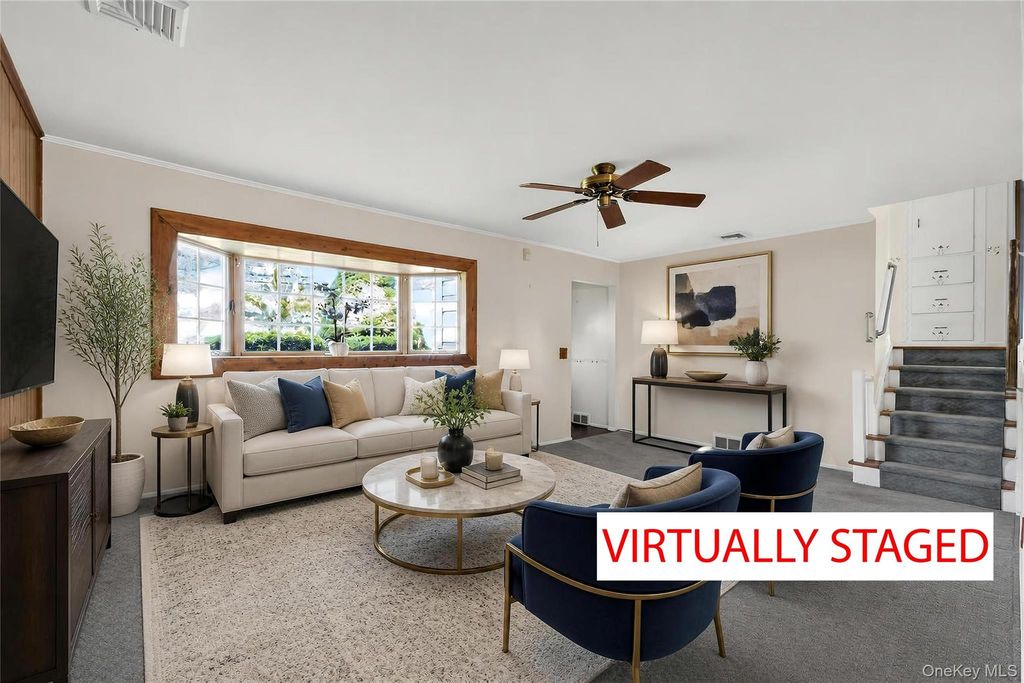 4 Oaktree Lane, Huntington Station, NY 11746 — photo 4