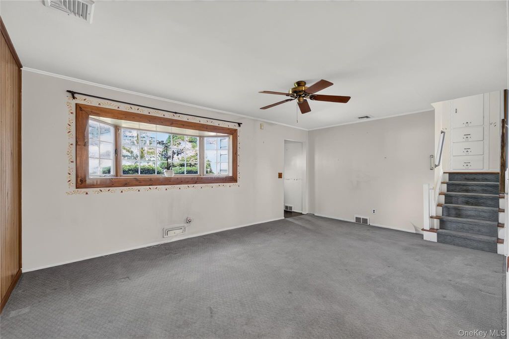 4 Oaktree Lane, Huntington Station, NY 11746 — photo 5