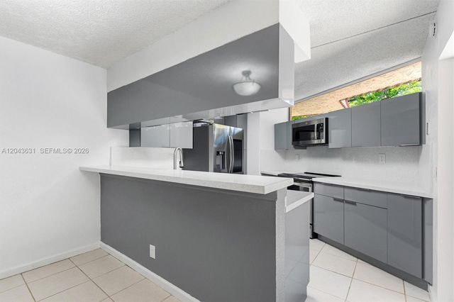 8111 Severn Dr D, Boca Raton, FL 33433