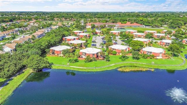 8111 Severn Dr D, Boca Raton, FL 33433